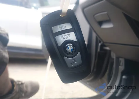 2012 BMW 528I из США, поврежденный, VIN WBAXG5C53CDY29377